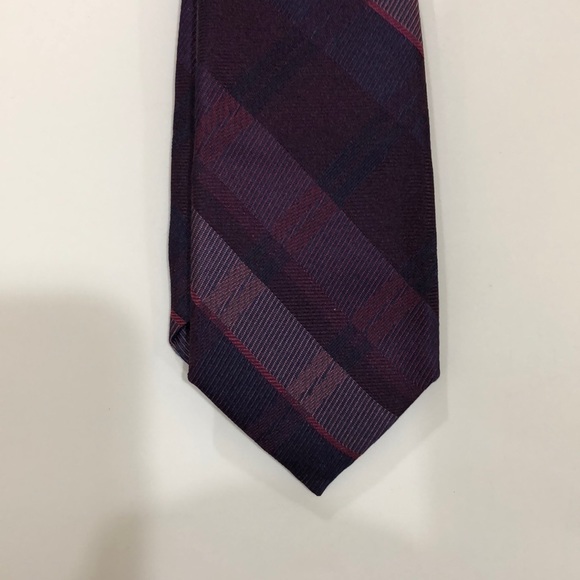 NWT CALVIN KLEIN MEN’s TIE purple. - Picture 2 of 3